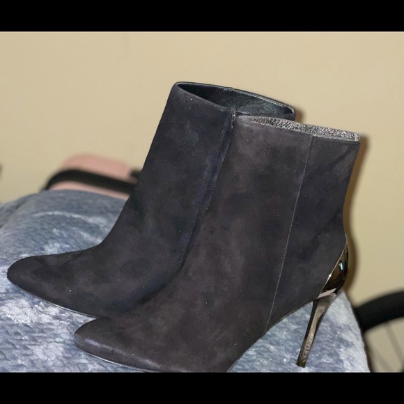 Suede boots w/Metallic heel $25 each BLACK ONLY - Picture 5 of 5